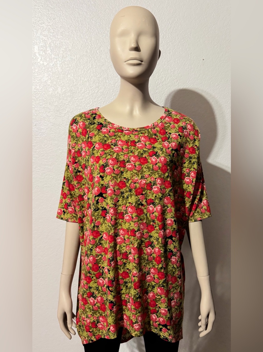 CLOSET CLEAR OUT ON ALL LULAROE MAKE A OFFER BUNDLE NWT SMALL OVERSIZED SEE PICS